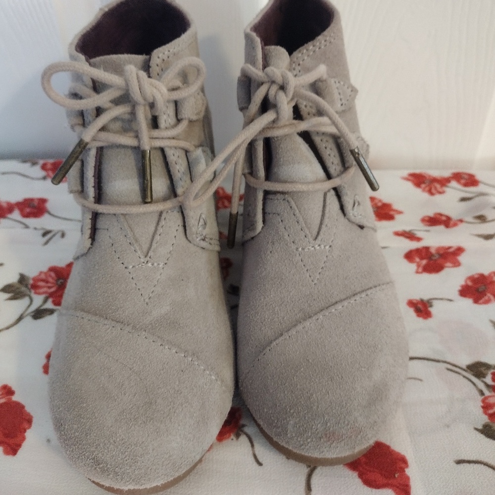 Tom's- Forged Iron Grey Suede Women Kala Bootie